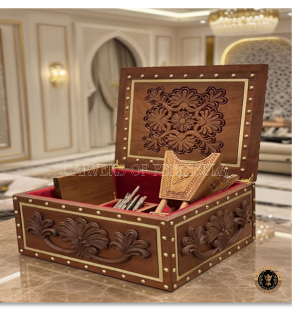 3D Carved Wooden Floral Pattern Box