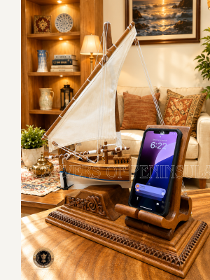 Jalbut Dhow Phone Stand – A Timeless Blend of Heritage and Functionality